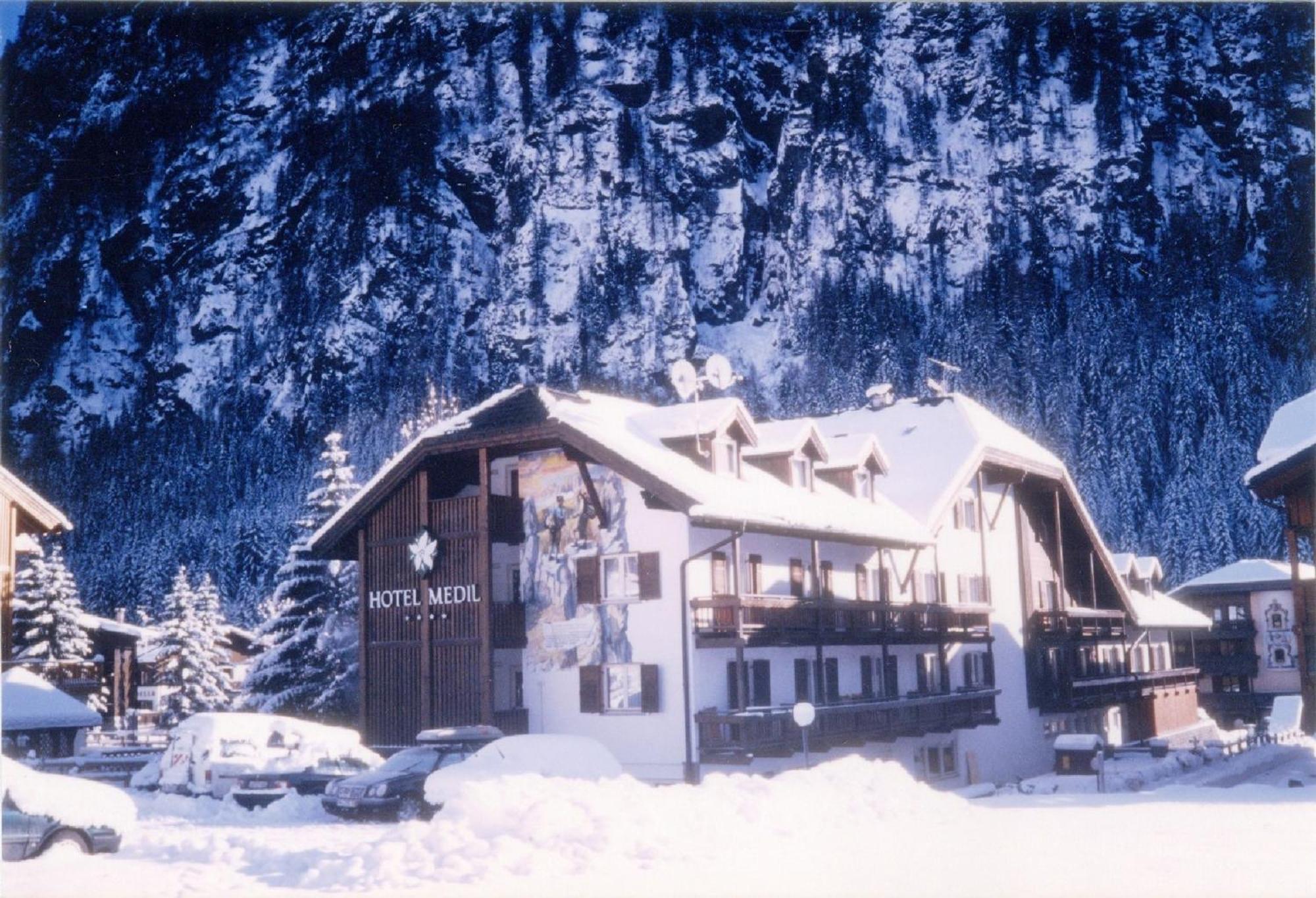 Hotel Medil Campitello di Fassa Exterior photo